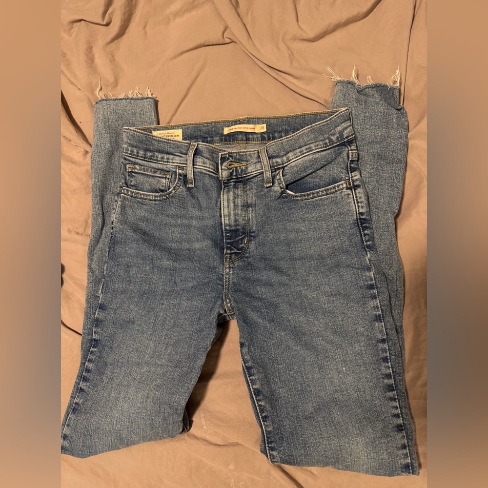 LEVI’s 720 High Rise Super Skinny Jeans Size 26